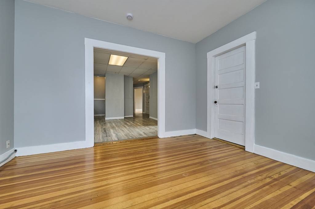 Salem, MA 01970,41 Salem St. #2L