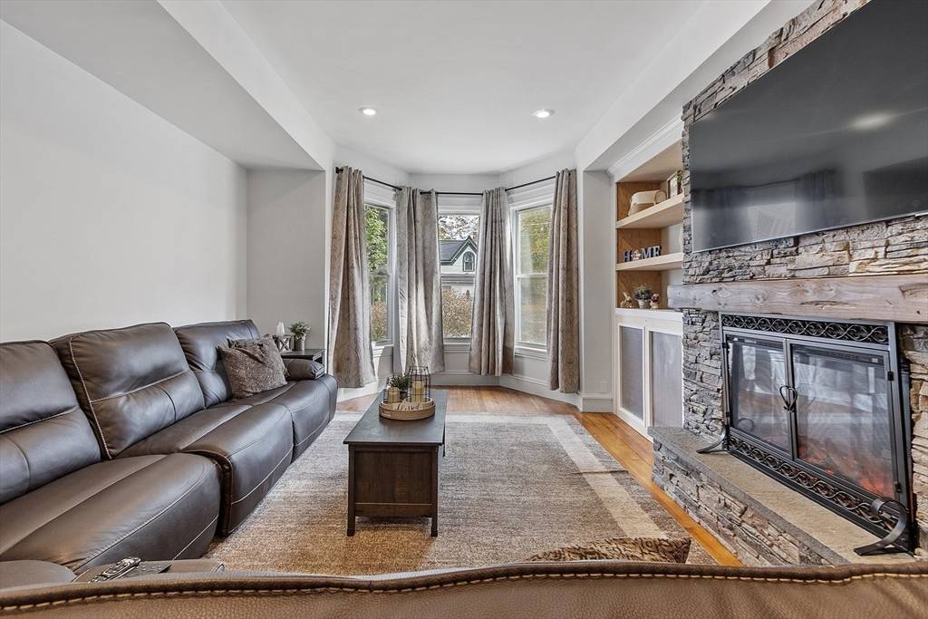 Athol, MA 01331,199 High St