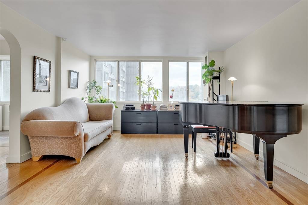 Brookline, MA 02445,1731 Beacon St #717