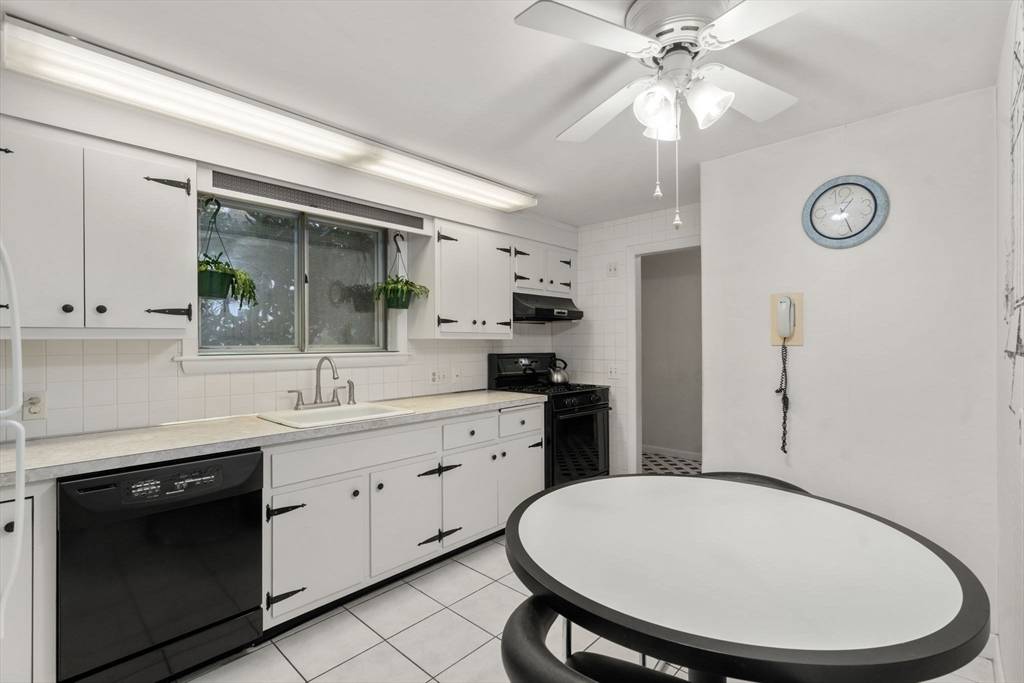 Sharon, MA 02067,172 Wilshire Dr