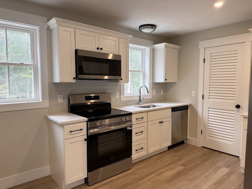 Middleboro, MA 02346,480 Wareham St #6