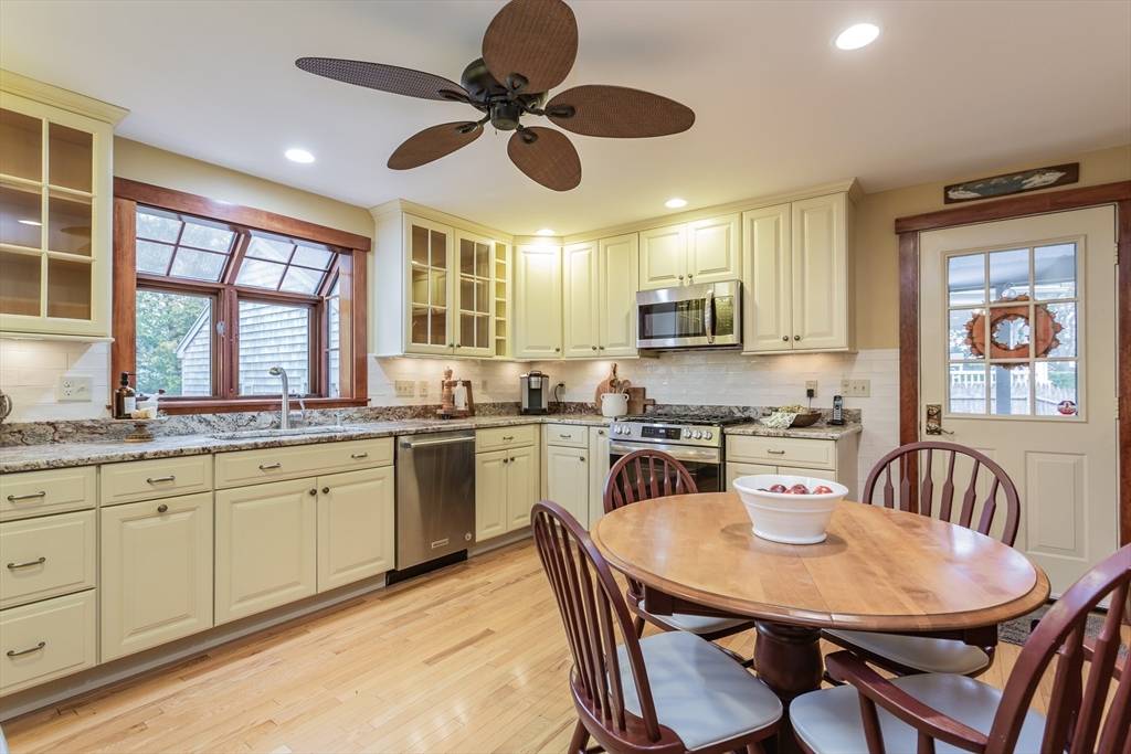 New Bedford, MA 02740,24 Acorn Street