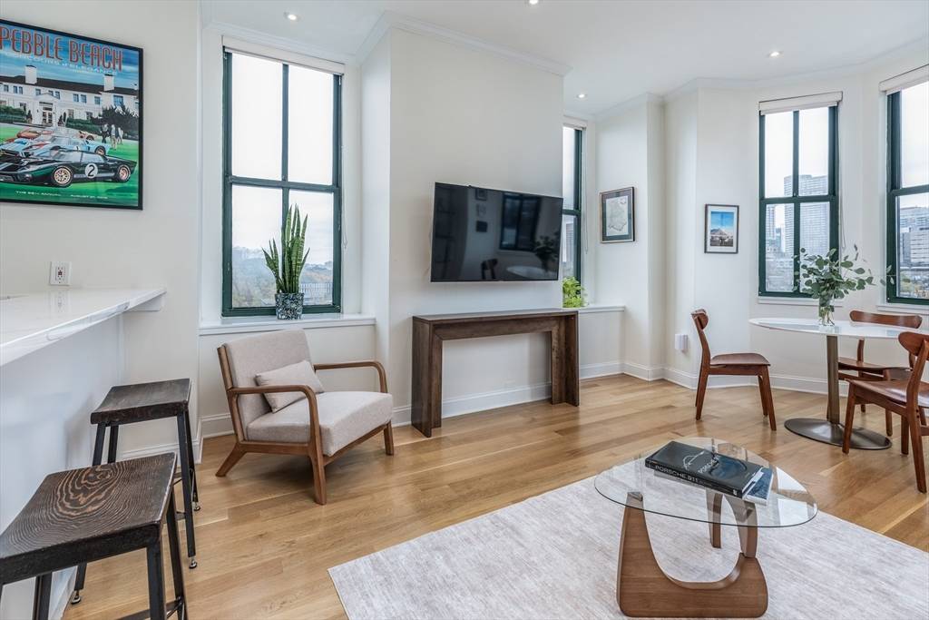 Boston, MA 02118,567 Tremont St #28