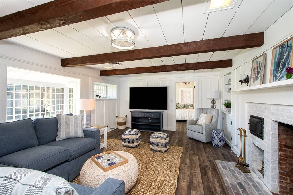 Cohasset, MA 02025,19 Hobart Lane