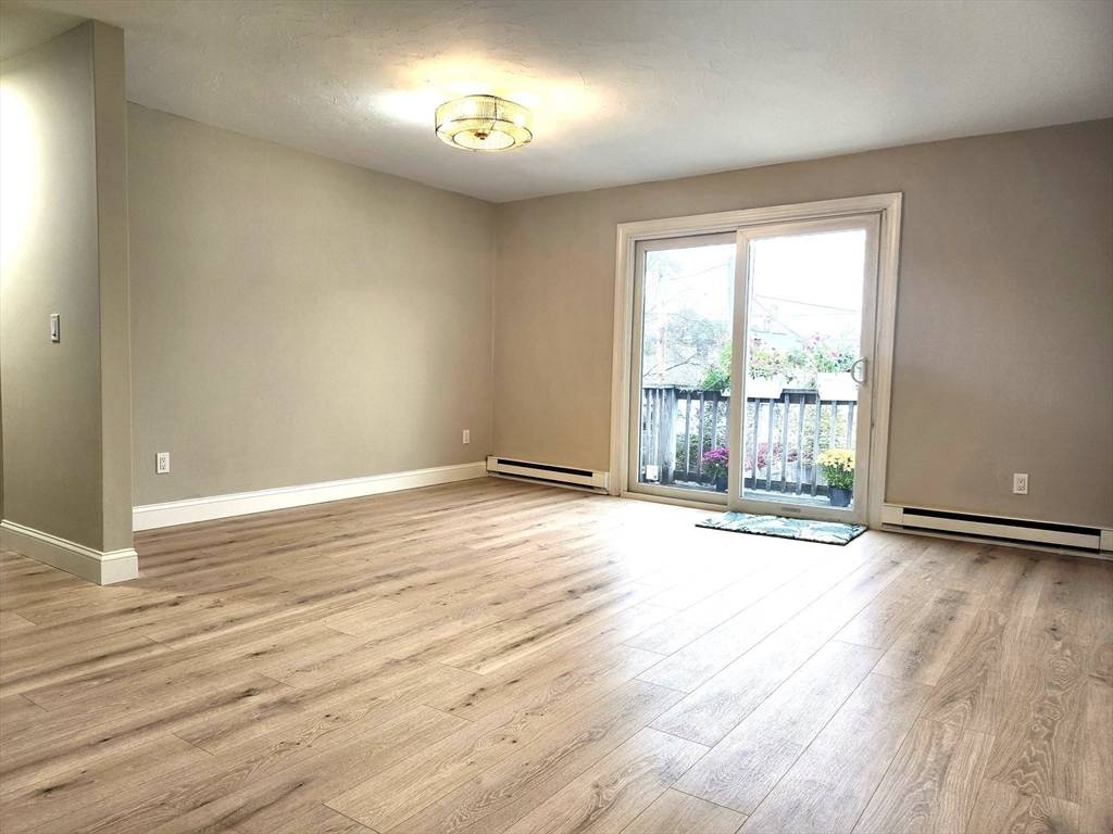 North Attleboro, MA 02760,19 Church St #C9