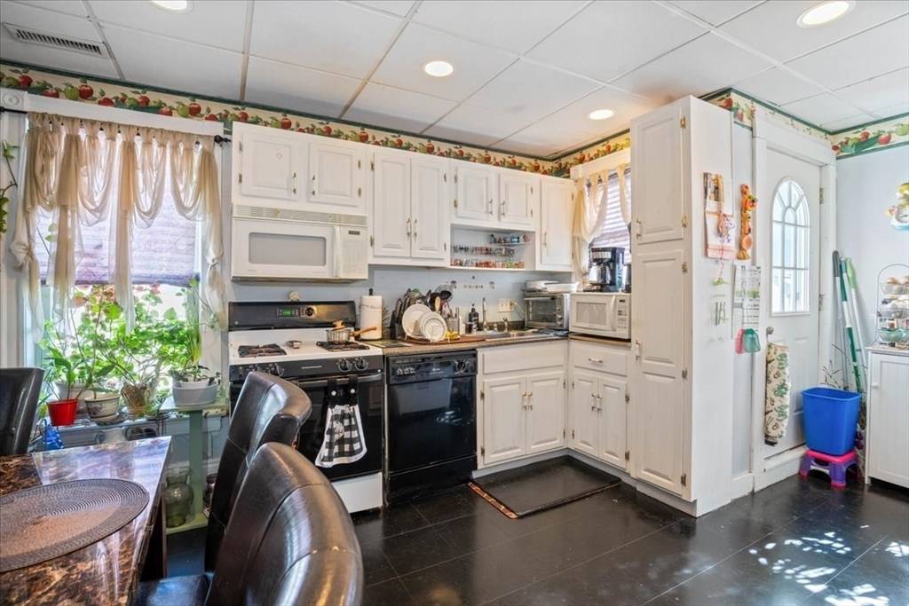 Methuen, MA 01844,67-69 Broadway