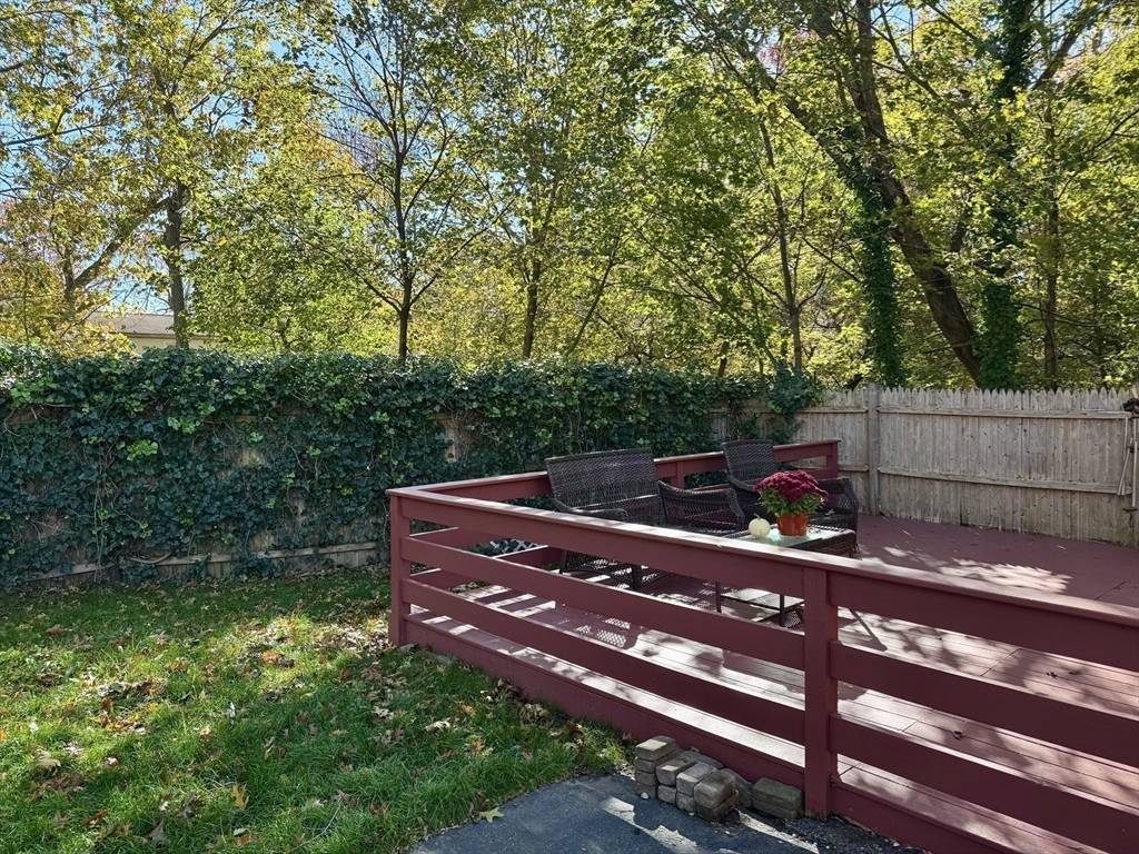 Saugus, MA 01906,9 Oakwood Ave