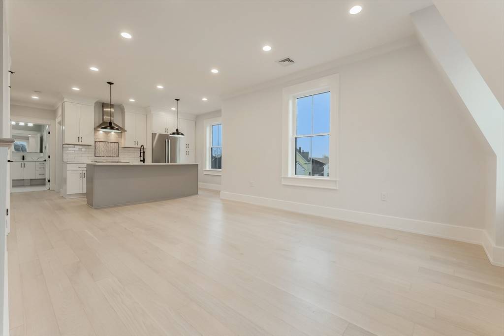 Boston, MA 02122,15 Mckone Street #2