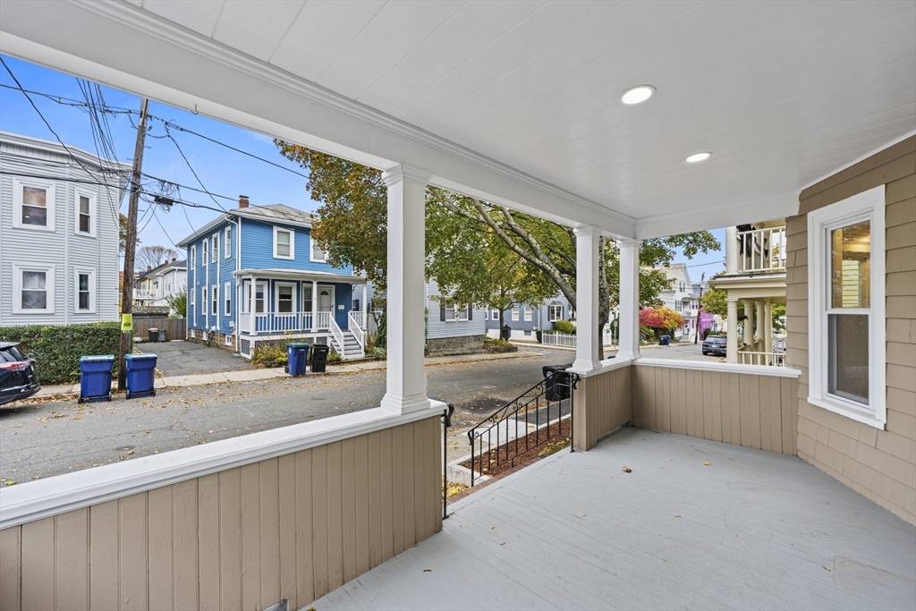 Salem, MA 01970,15 Phelps Street #1