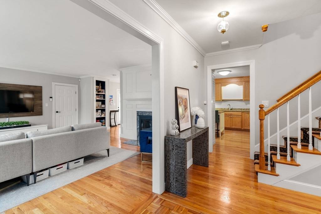 Medfield, MA 02052,5 Prentiss Pl #5