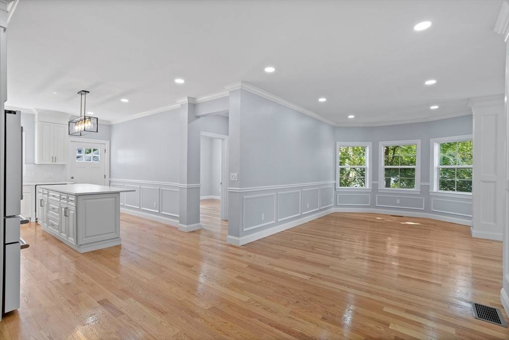 Watertown, MA 02472,98 Carroll St #98