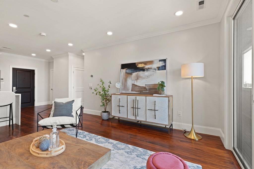 Medford, MA 02155,87 Medford St. #305