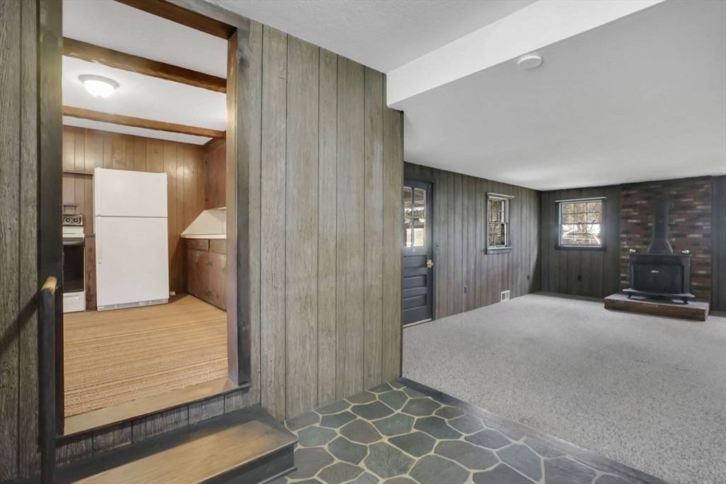 Palmer, MA 01080,33 Chudy St