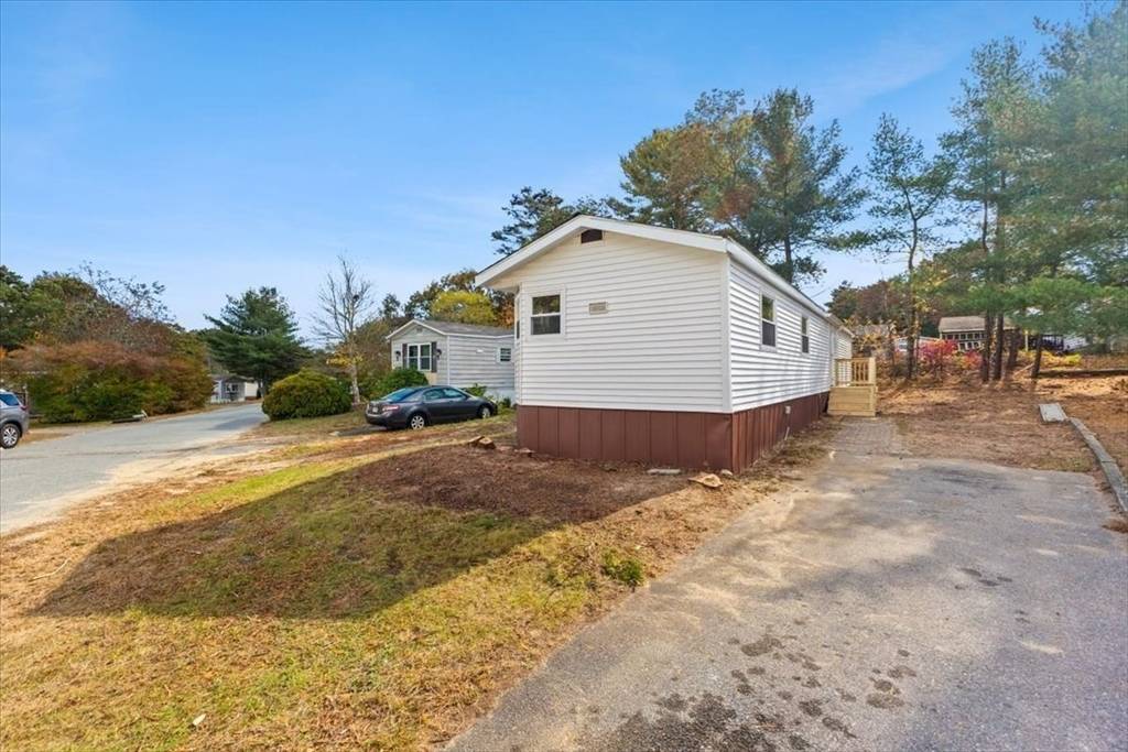 Carver, MA 02330,5 Marks Way