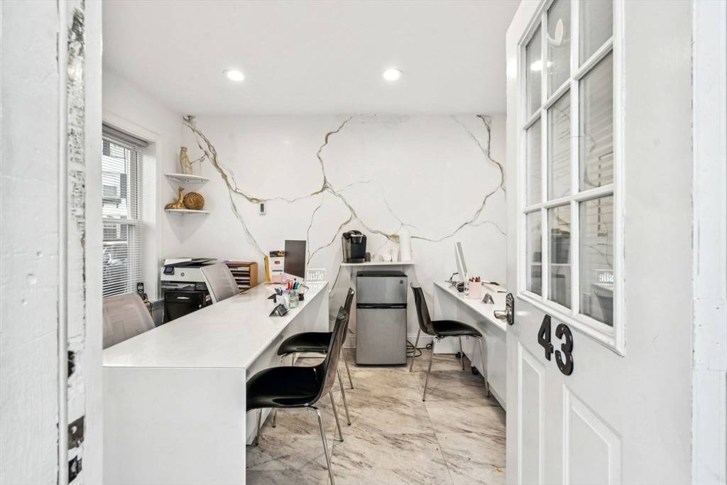 Beverly, MA 01915,43 Cabot St