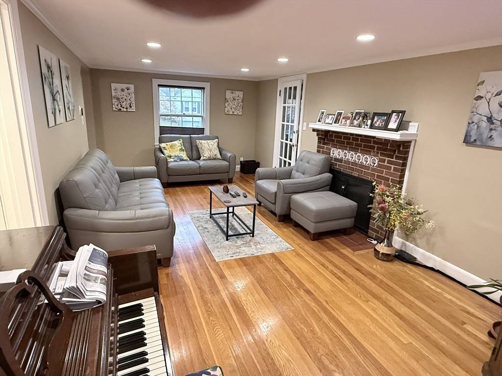 Lexington, MA 02421,6 Daniels St