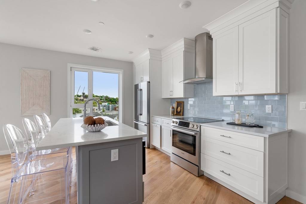 Boston, MA 02127,267 Old Colony #404