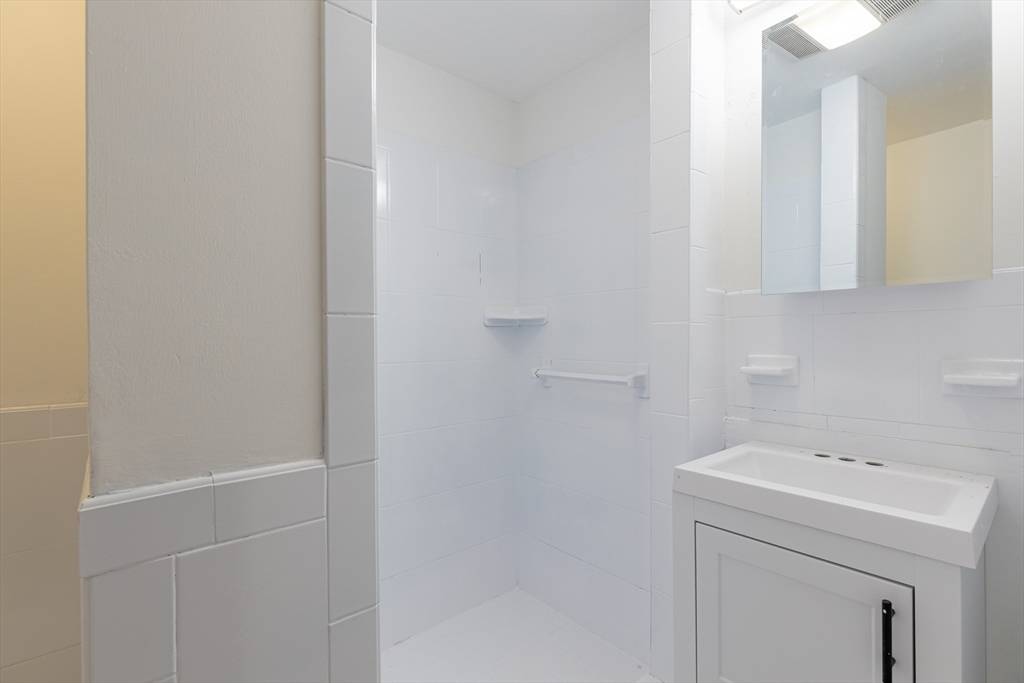 Boston, MA 02127,595 E 5th Street #1