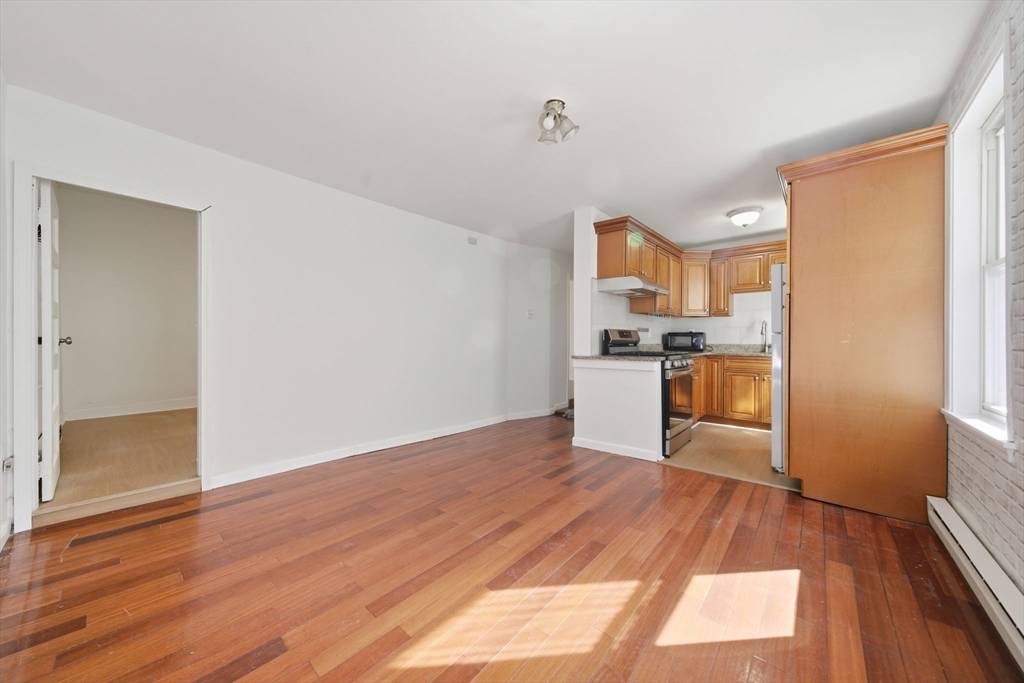 Cambridge, MA 02139,281 River St #3