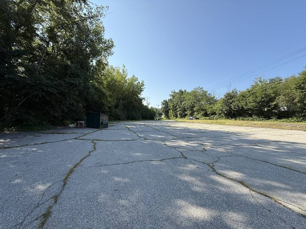 Dudley, MA 01571,44 Southbridge Road