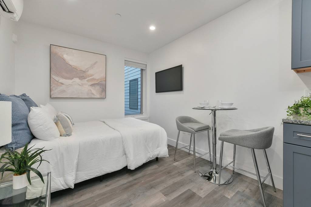 Lynn, MA 01901,585 Essex St #524