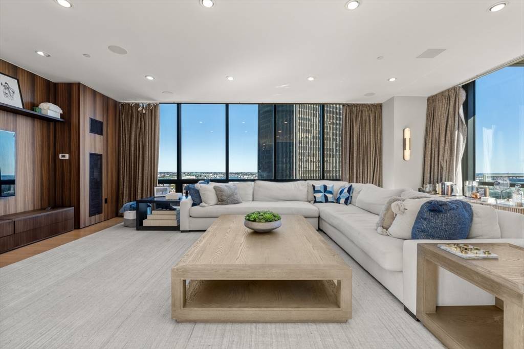 Boston, MA 02108,45 Province St #2404