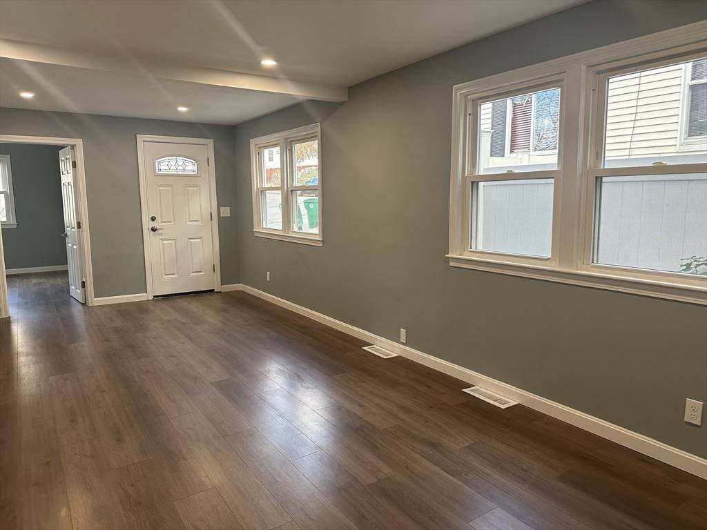 Lowell, MA 01850,41 7th #0