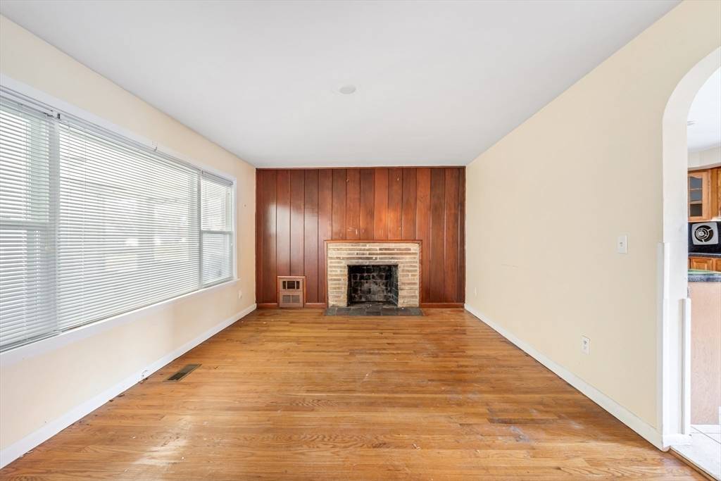 Springfield, MA 01118,261 W Allen Ridge Rd