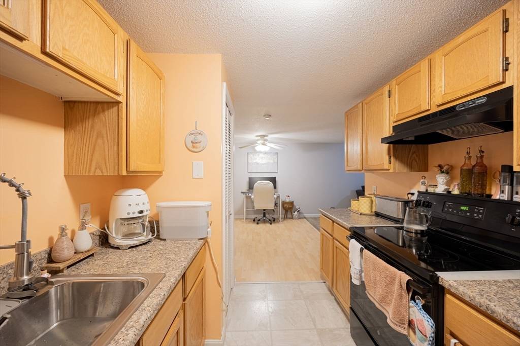 Northbridge, MA 01588,94 Heritage Dr #94