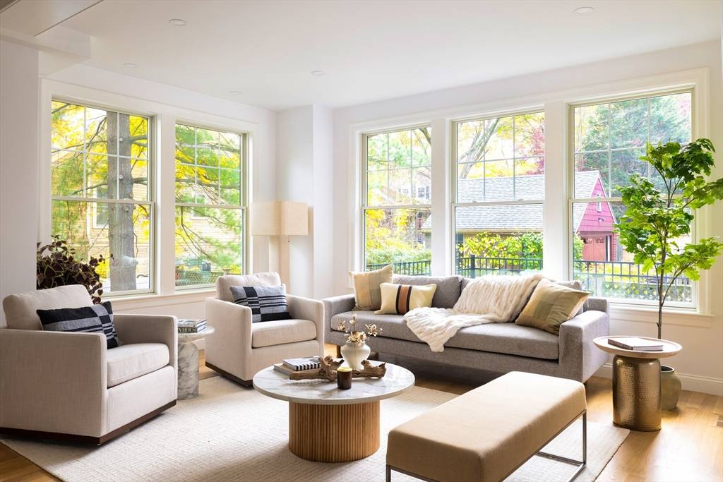 Brookline, MA 02446,85 Naples Road #2