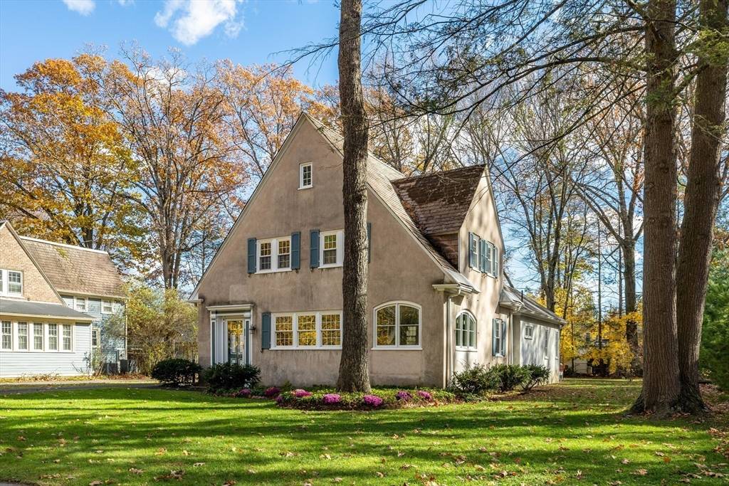 Northampton, MA 01060,61 Woodlawn Ave