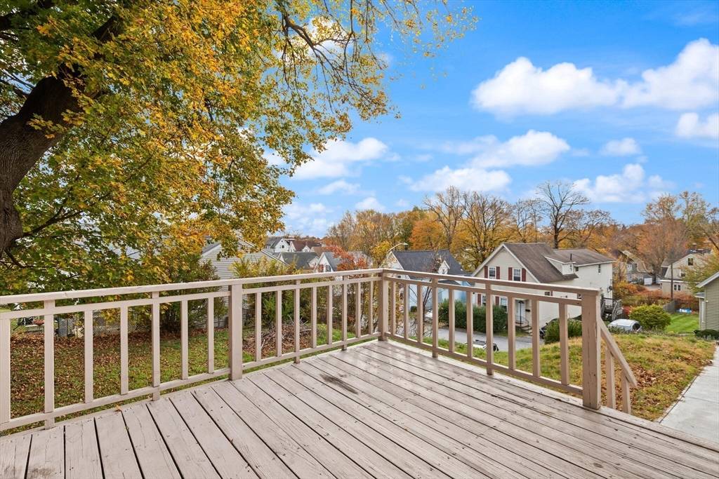 Worcester, MA 01603,10 Minthorne St