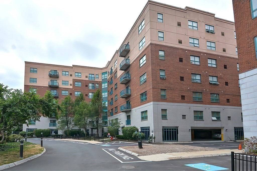 Chelsea, MA 02150,175 Cottage