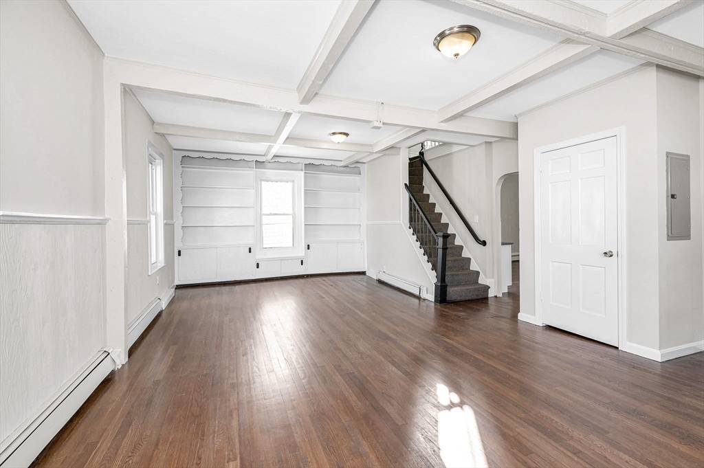 Lowell, MA 01852,15-17 Whipple St