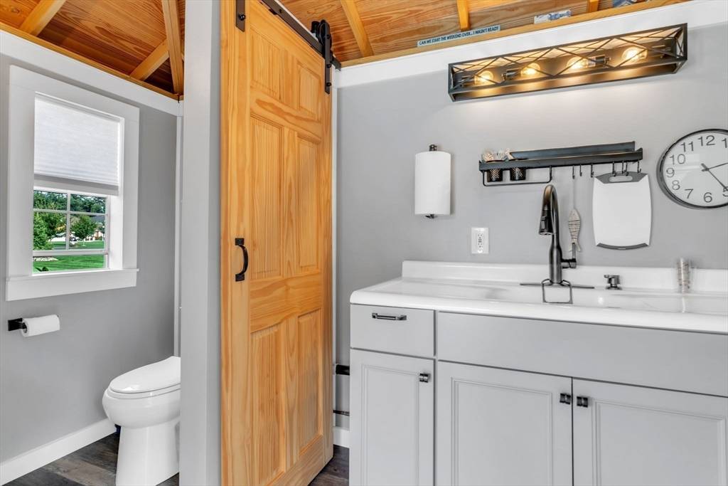 Westfield, MA 01085,10 Day Lily Ln