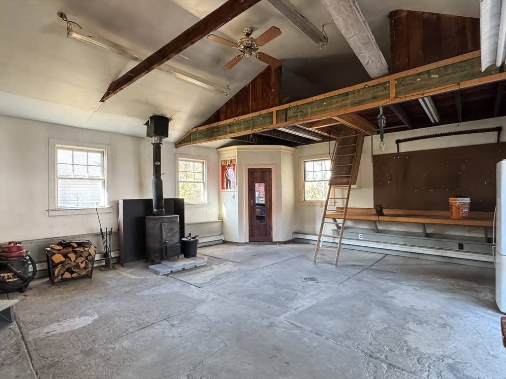 Greenfield, MA 01301,83 Newton Street