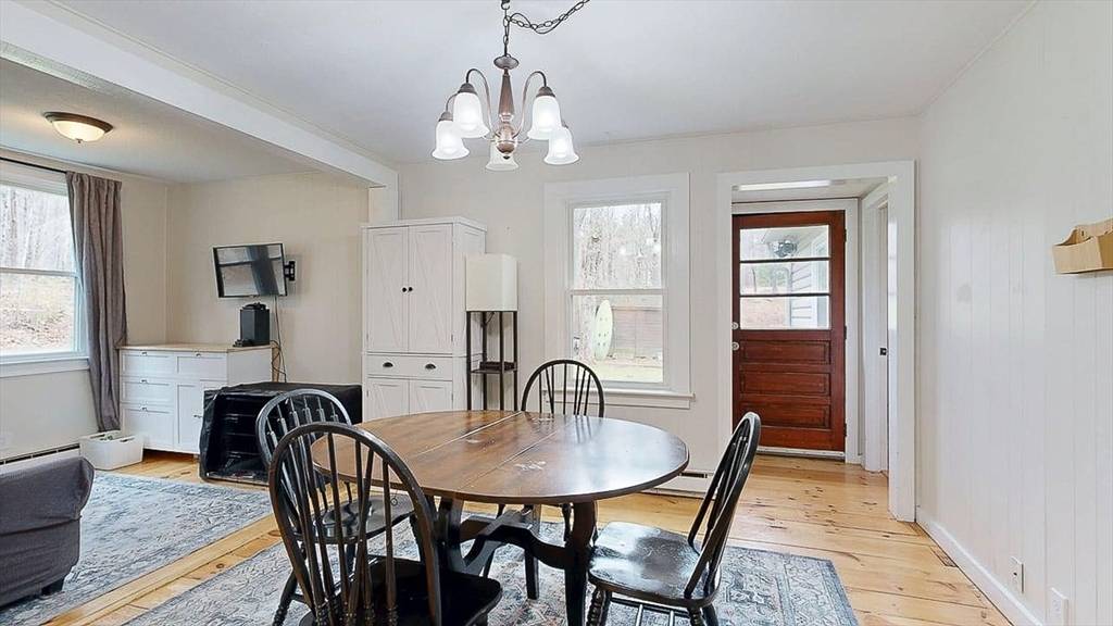 West Brookfield, MA 01585,8 Juniper St