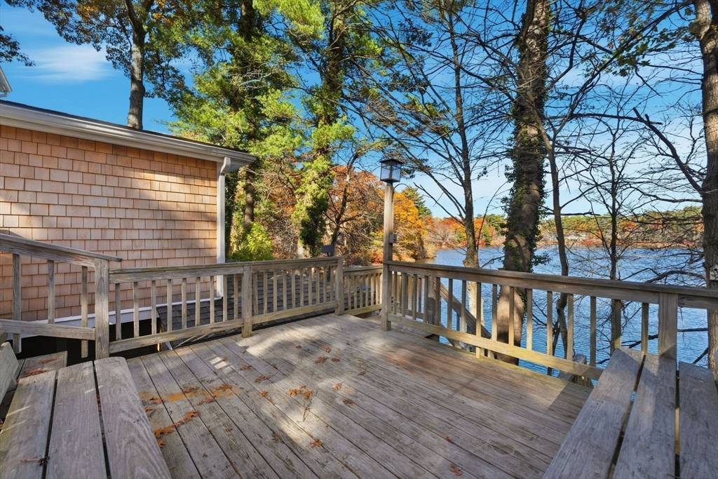 Halifax, MA 02338,44 Oak Pl