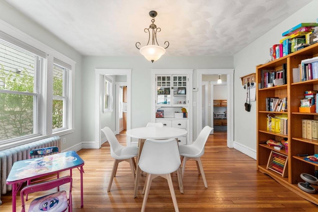 Medford, MA 02155,15 Carney St #1