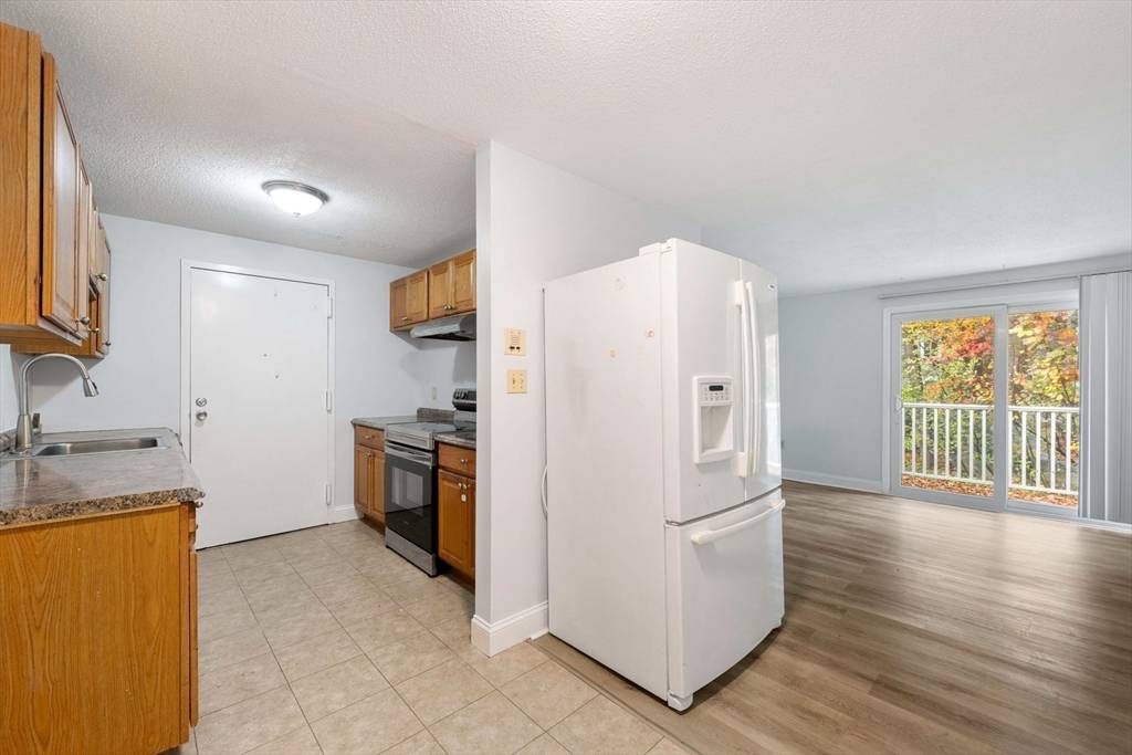 Natick, MA 02446,38 Silver Hill Ln #8