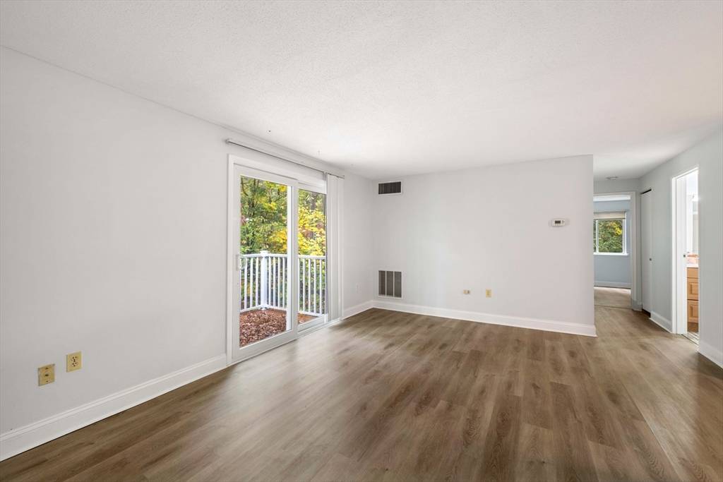 Natick, MA 02446,38 Silver Hill Ln #8