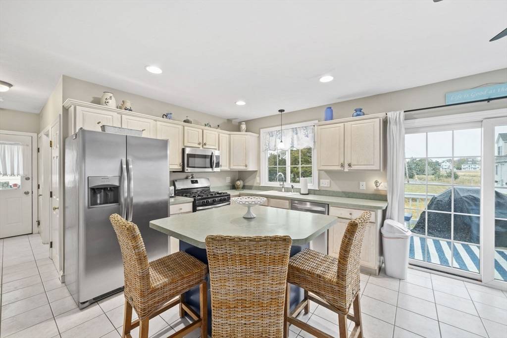 Marshfield, MA 02050,55 Abbey St.