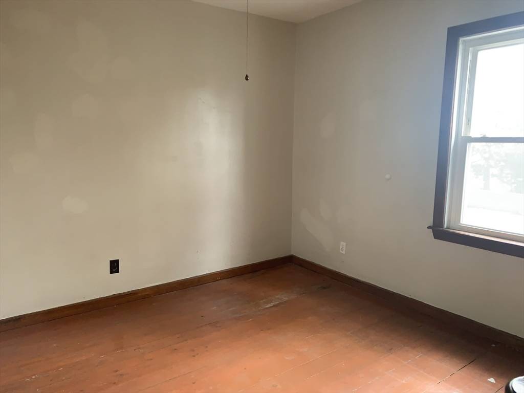 Fall River, MA 02721,347 Lawton St. #2