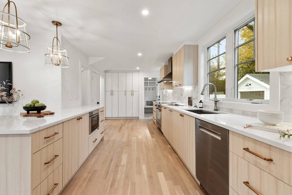 Needham, MA 02492,26 Pinewood Rd.