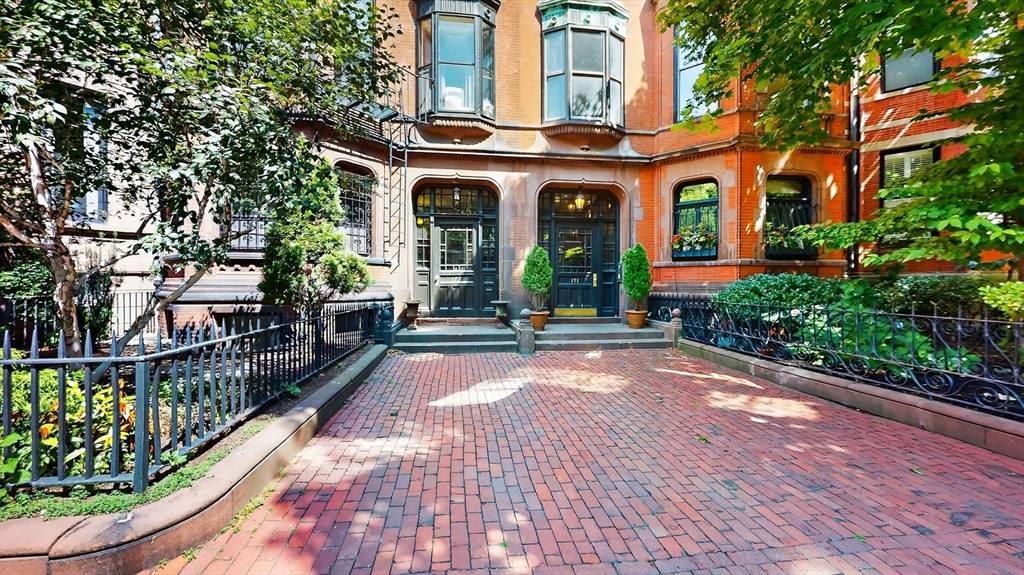 Boston, MA 02116,173 Marlborough St. #13