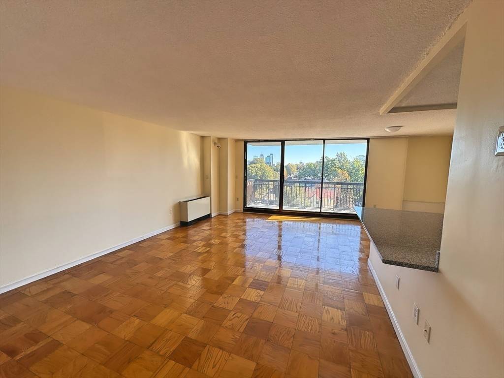 Brookline, MA 02446,50 Longwood Ave #712