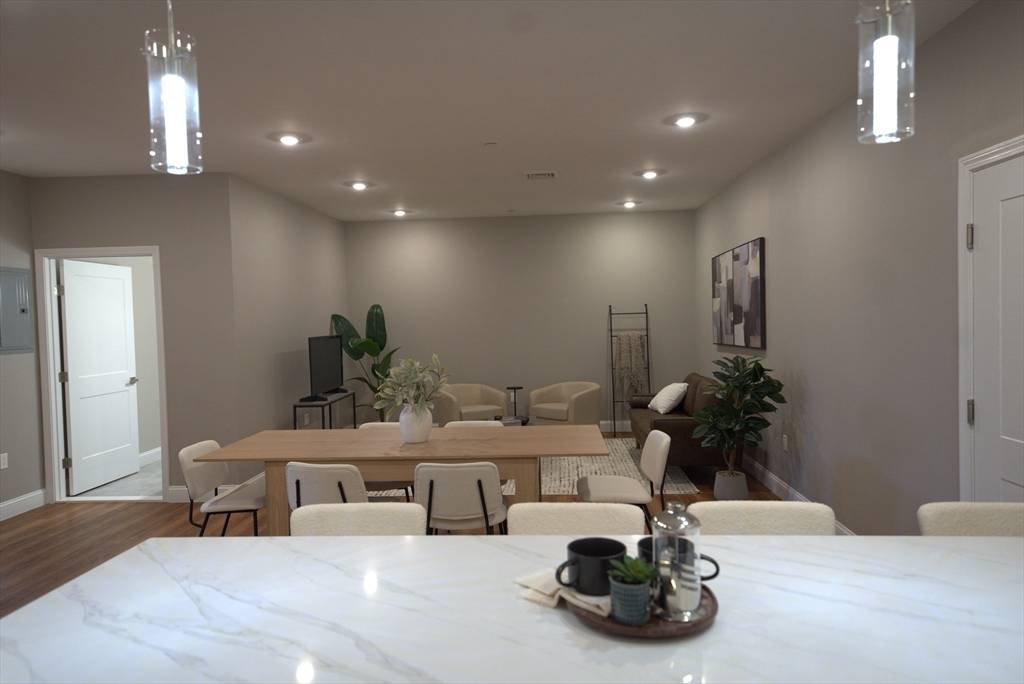 Lynn, MA 01902,13 Nahant Street #4B