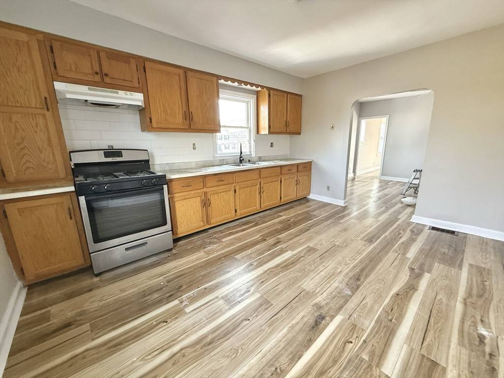 Quincy, MA 02169,13 Brooks Ave #2