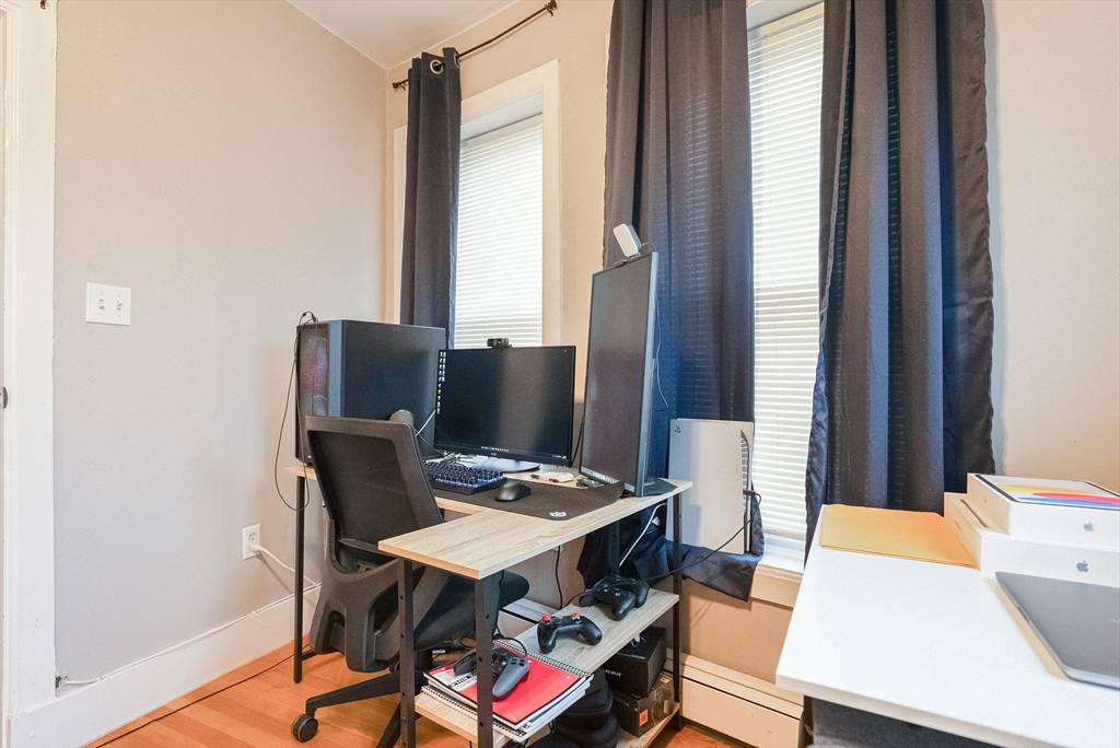 Boston, MA 02125,84 Savin Hill Ave #3