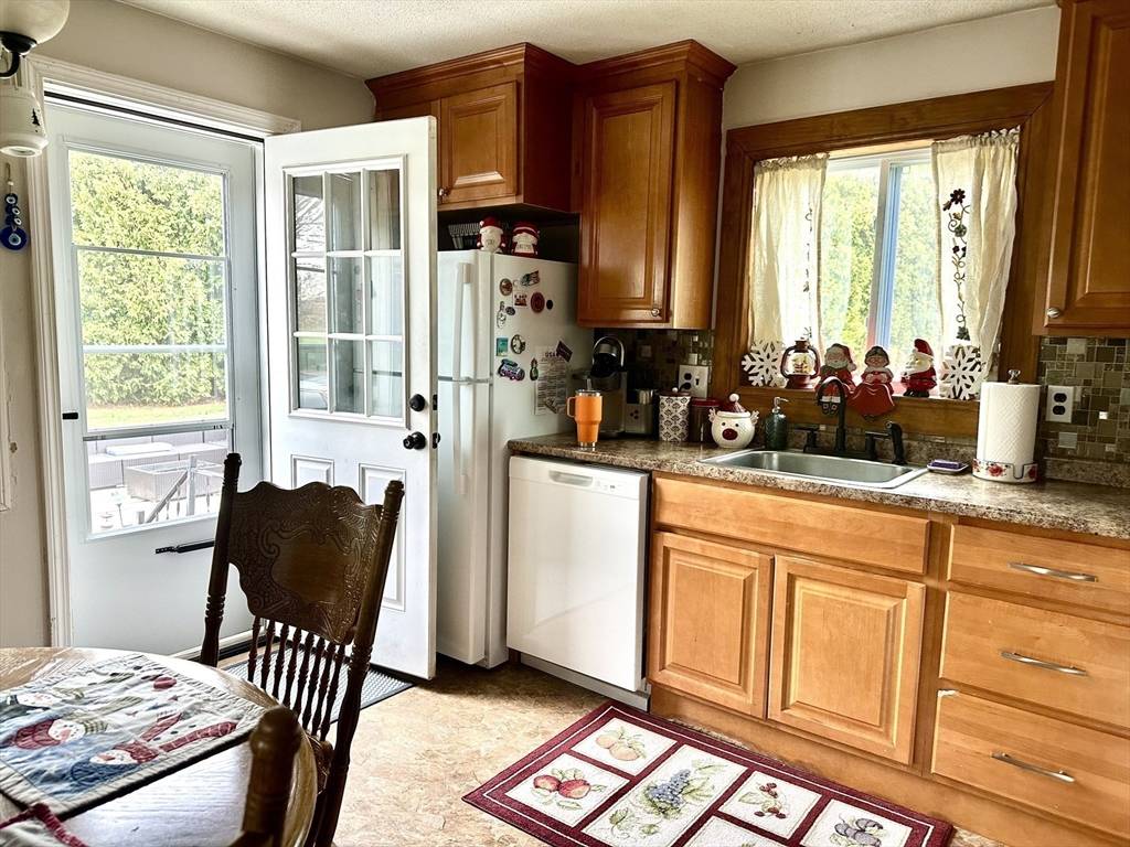 Ludlow, MA 01056,88-90 Miller St